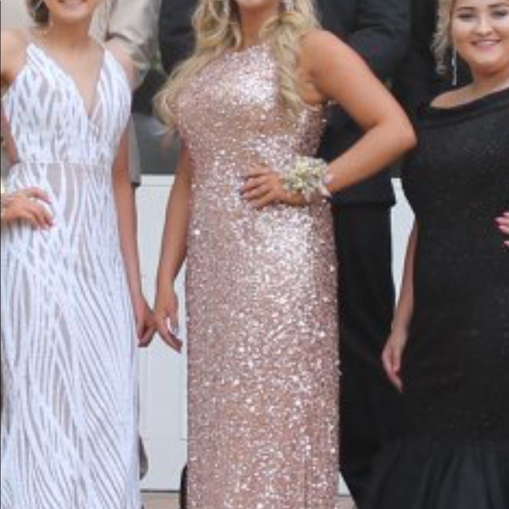 Prom dress - Picture 2 of 5